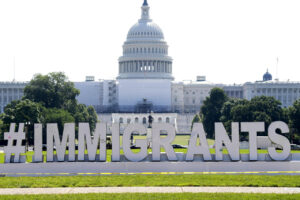 100.000 nuevos inmigrantes podrían inscribirse en “Obamacare” el próximo año