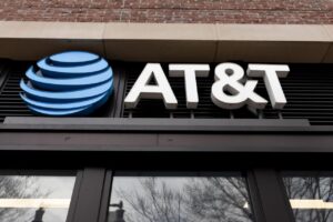 AT&T se enfrenta a una demanda colectiva por filtración masiva de datos