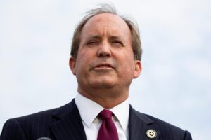 Ken Paxton emite advertencia a legisladores demócratas que se fueron de Texas