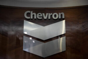 Chevron gana 5.501 millones de dólares en el primer trimestre, un 16 % menos