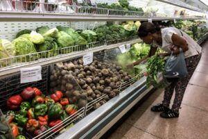 La canasta básica de alimentos en Venezuela sube en marzo a 554,26 dólares, según entidad