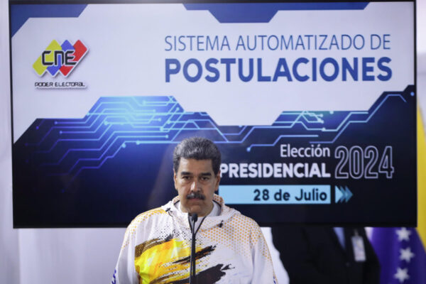 Maduro dice que ninguna sanción dañará esfuerzo de construir un “nuevo modelo económico”