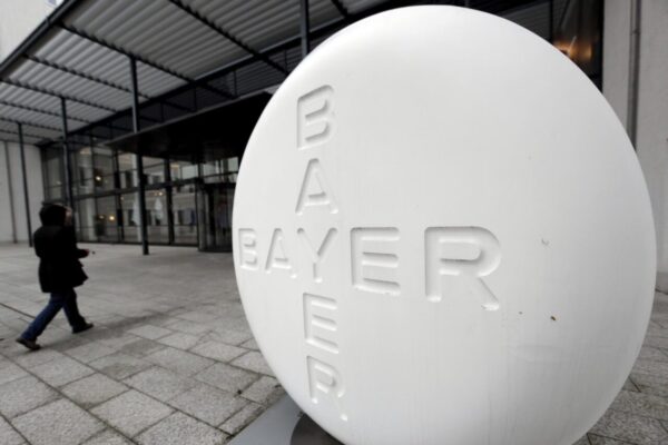 Organizaciones civiles denuncian a Bayer ante la OCDE por daños ambientales en Sudamérica