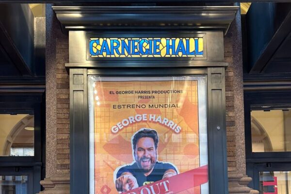 George Harris, primer comediante venezolano en llenar legendario auditorio en Nueva York