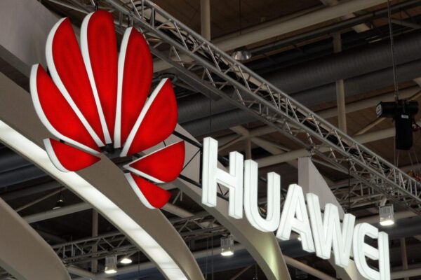 EE.UU. revoca algunas licencias de exportación de chips a Huawei por razones de “seguridad”
