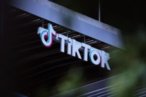 La música de Universal Music Group volverá a TikTok