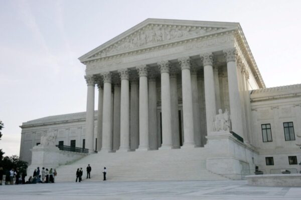 El Gobierno de Trump pide al Supremo que aborde la ciudadanía por nacimiento en EE.UU.