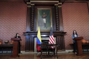 Colombia y EE.UU. firman carta de intenciones para fortalecer la información migratoria