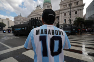 Perito de la autopsia de Maradona declara que el exfutbolista murió tras una larga agonía