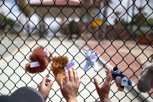 El Gobierno de Trump busca eliminar protecciones a menores de edad detenidos por migración