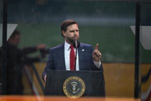 Trump tomó la decisión final “minutos antes” de bombardear Irán, reveló el vicepresidente JD Vance