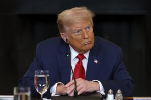 Gobierno Trump termina con fondos para inmigrantes indocumentados en programas técnicos