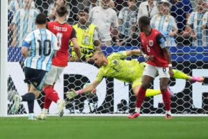 Messi marca y ya es el máximo goleador en solitario de la historia de los Mundiales