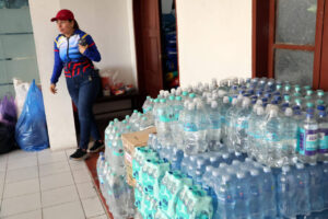 Venezolanos en Bolivia reúnen medicamentos y ayuda para afectados por el doble terremoto