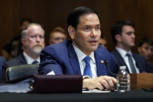 Marco Rubio afirma que nunca ha visto a Trump quedarse dormido en una reunión