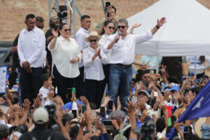 Expresidente indultado en EE.UU. pide que su proceso penal en Honduras no se politice