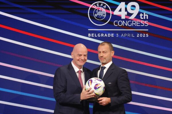 La UEFA advierte a la FIFA por pretender vender participaciones de la Copa del Mundo