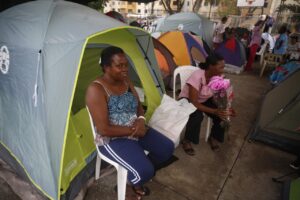 EE.UU. envía diez toneladas de ayuda para los damnificados por el terremoto en Colombia