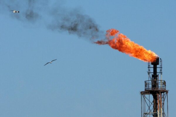 El petróleo de Texas sube el 2,55 %, con las negociaciones entre EE.UU. e Irán estancadas