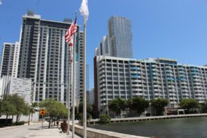 Miami supera en costo de vida a Nueva York mientras atrae a los multimillonarios