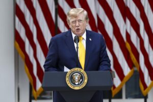 Trump dice que ya no hay minas en Ormuz y advierte a Irán sobre colocar nuevos explosivos