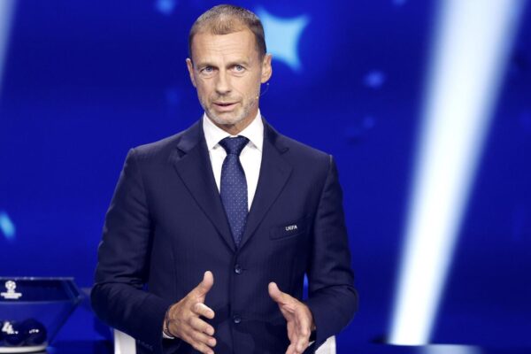 La UEFA suspende provisionalmente su boicot a las competiciones de la FIFA