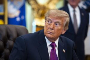 Trump se adjudica el estrecho de Ormuz como “nuevo” territorio de EE.UU.