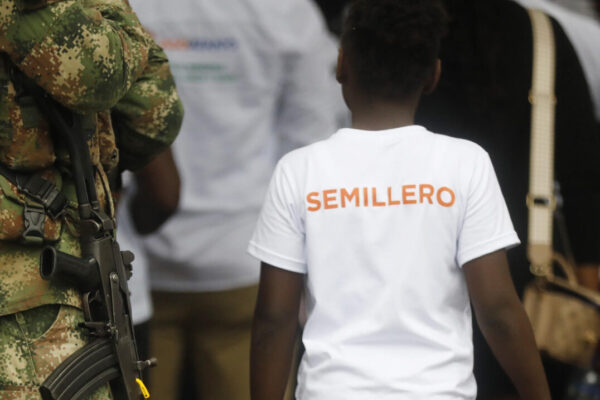 HRW pide a De la Espriella que frene el aumento del reclutamiento infantil en Colombia