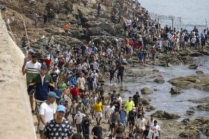 Marruecos reconoce 40.000 entradas de migrantes a Ceuta y 11 muertos en su territorio