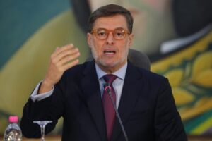 Venezuela y España evalúan oportunidades de cooperación en conversación entre cancilleres