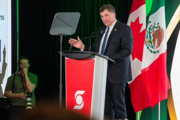 Canadá y EE.UU. apuran un acuerdo comercial antes del ultimátum arancelario de Trump