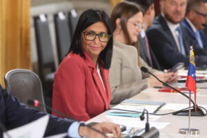Venezuela y Reino Unido “abren un nuevo capítulo en sus relaciones”, dice Delcy Rodríguez