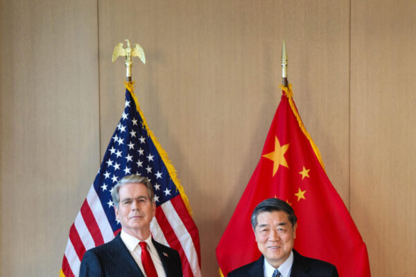 Secretario del Tesoro de EE.UU publica foto de su reunión con homólogo chino en Nueva York