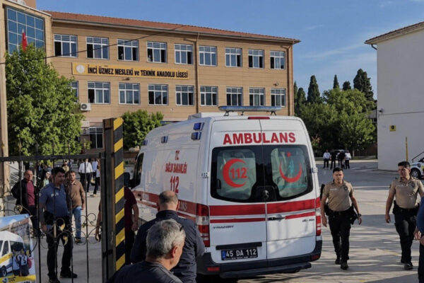 Once heridos, dos de ellos graves, en un tiroteo en un colegio en Turquía