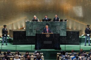 Trump asegura que EEUU comenzará a construir 2 grandes bases en Groenlandia “de inmediato”