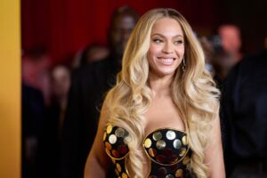 Beyoncé reedita ‘B’DAY’ e incluye una colaboración en español con Maluma