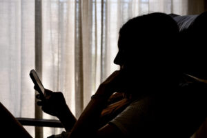La UE insiste que no ve avances suficientes de Meta para proteger a los menores online