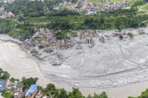 Nepal eleva a 1.344 los muertos mientras continúan las operaciones de rescate y búsqueda