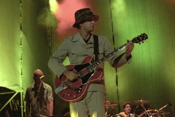 Gibson crea una réplica de la afamada guitarra de Gustavo Cerati, vocalista de Soda Stereo