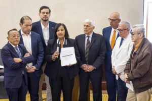 Médicos venezolanos plantean a opositores en el diálogo atender la crisis de salud pública