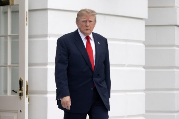 Trump dice que él decidirá si se transmite en directo la ejecución del militar