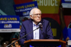 Bernie Sanders pide votar por un impuesto a los multimillonarios de California