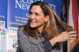 Congresista republicana Salazar dice que Trump apoyará legalizar a algunos inmigrantes