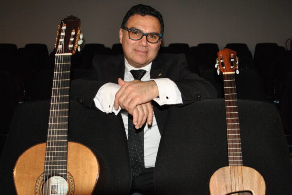 Jesús “Pingüino” González sigue celebrando sus 50 años de carrera con exitosa gira por España
