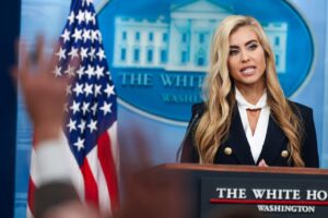 ¿Quién es Katie Zacharia, la nueva portavoz de Trump en la Casa Blanca?